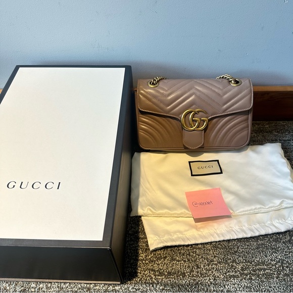 Gucci Matelasse Small GG Marmont Shoulder Bag in Porcelain Rose - Picture 4 of 12